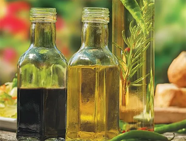 GLASS BOTTLES AND JARS FOR FOOD