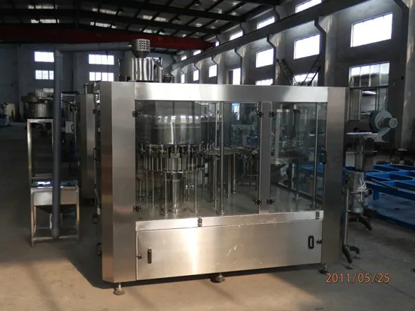 AUTOMATIC RINSING, FILLING AND CAPPING MACHINE [TRILBLOCK]