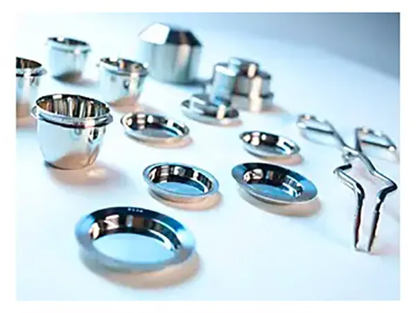 Platinum molds and crucibles
