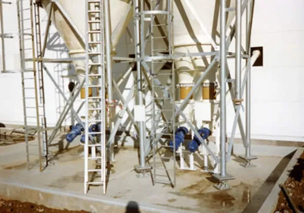 POWDER AND GRANULE SILOS