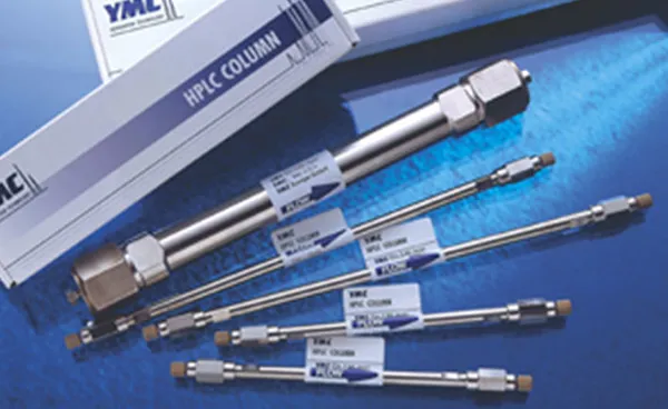 Chiral Art Columns